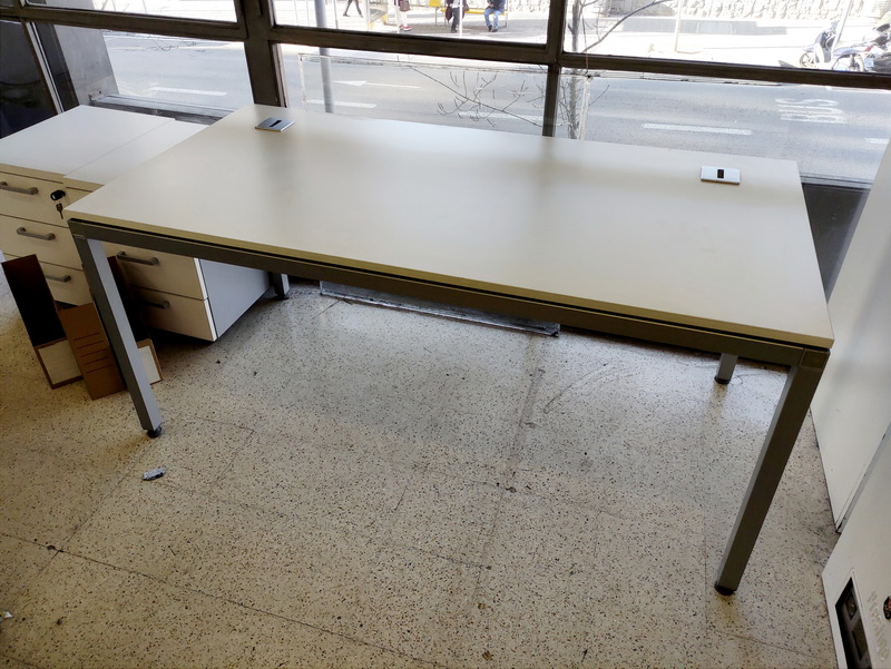 mesa oficina 72.5x160.5x80.5 + cajonera mad met desmontada 74x60x80 5+3u